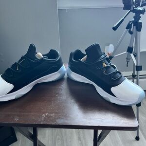 Black and White Athletic Men's Shoes